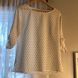 Old navy blouse with button up sleeves